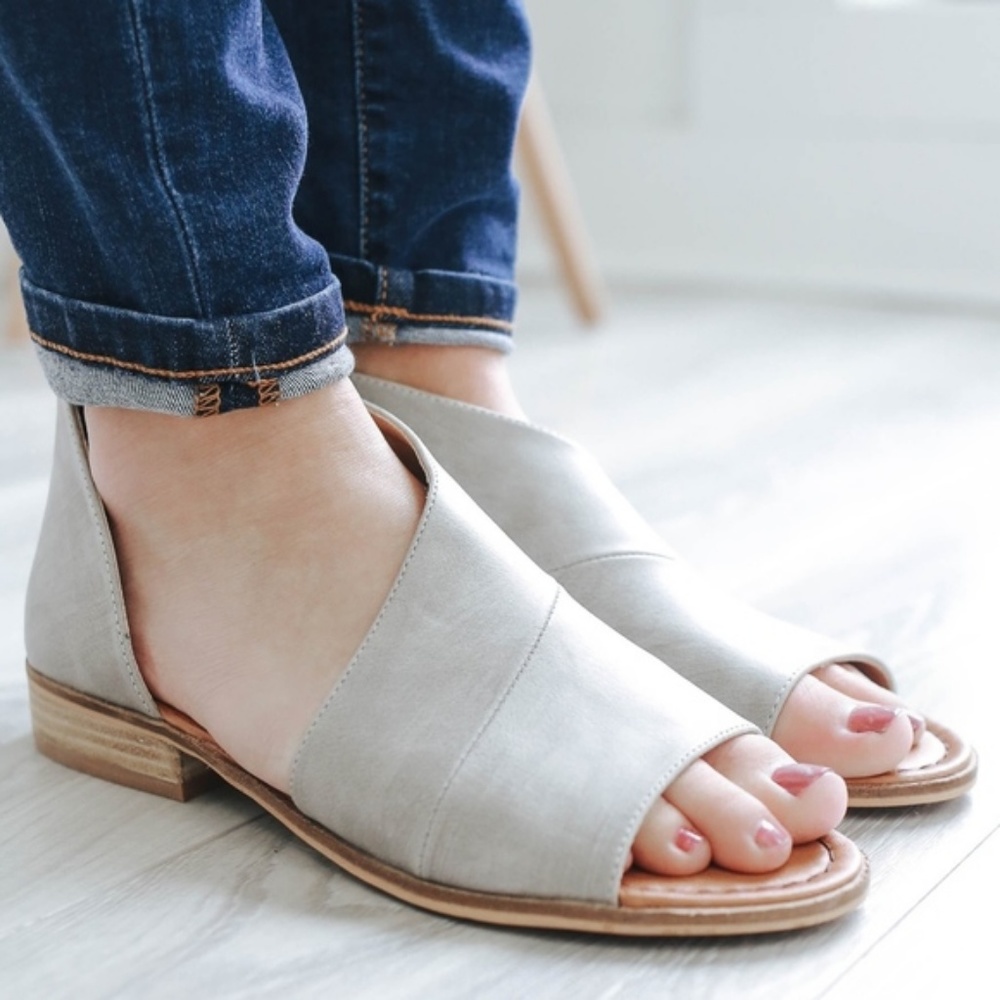 'Lotus' Flats - Picture 8 of 8